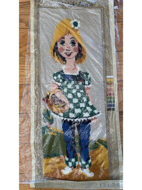 Vintage Royal Paris Le Hippy No. 137 24 Needlepoint Tapestry Canvas